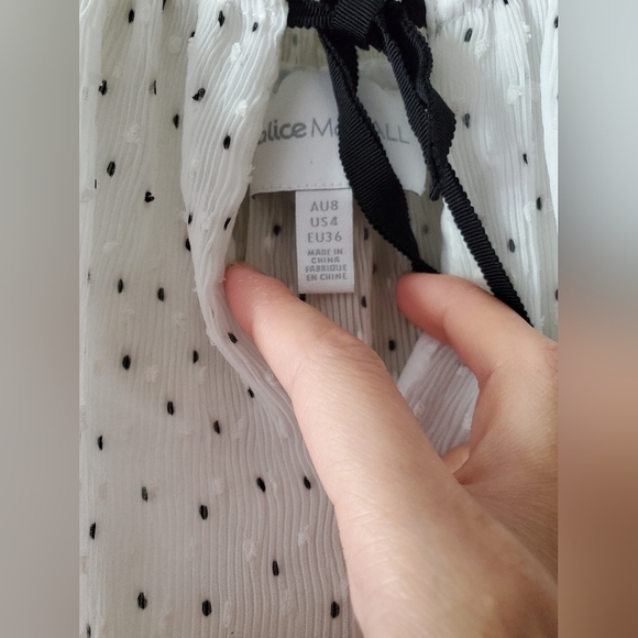 Alice McCall Picture This Blouse Crepe Pleated Cold Off Shoulder Size 4 - Picture 4 of 8